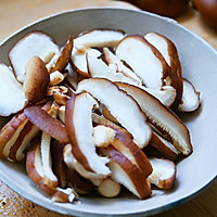 菌菇焖饭#铁釜烧饭就是香#的做法图解2