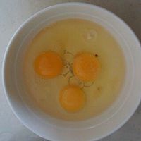 鸡蛋炒黄瓜的做法图解1