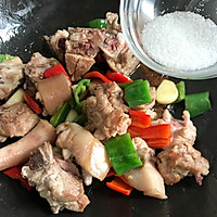 家常下饭小炒 蒜香焖猪尾-满满的骨胶原的做法图解8