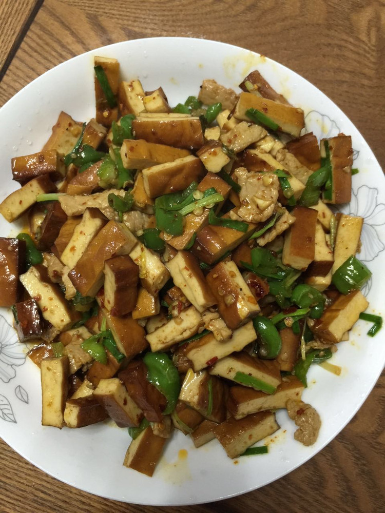 烟熏豆腐干炒肉的做法