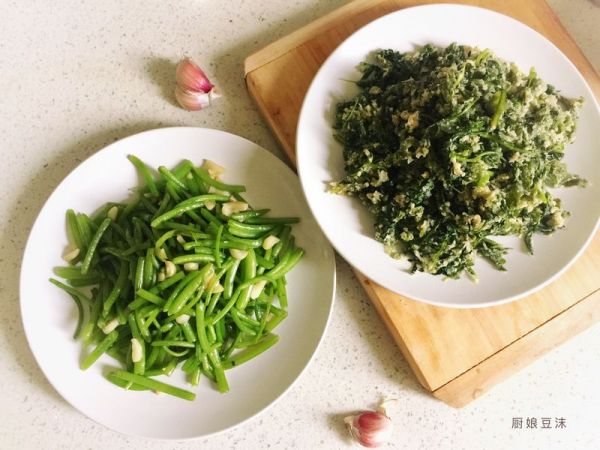 一菜两吃：轻食美味的蒜蓉炒蒿杆+茼蒿蒸菜