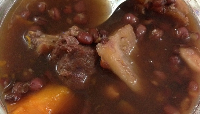 粉葛红豆排骨汤的做法