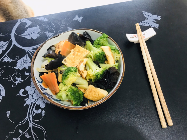 中餐 豆腐炒西兰花的做法
