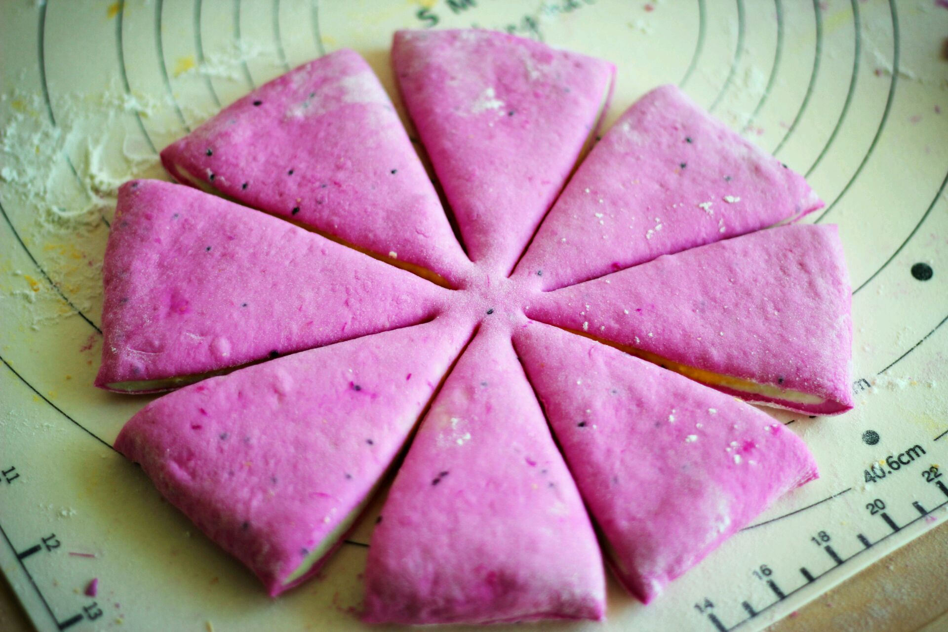 南瓜紫薯花样馒头怎么做_南瓜紫薯花样馒头的做法_豆果美食