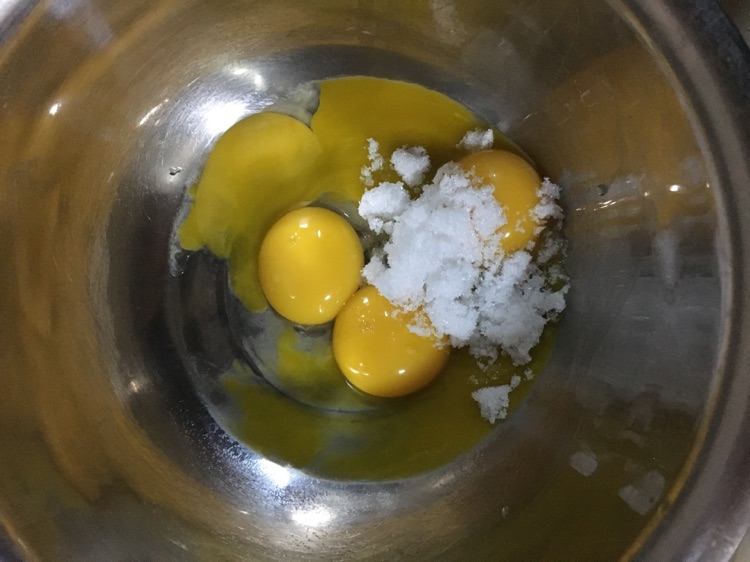 奶油蛋糕卷的做法图解2