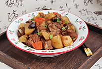 红烧排骨炖土豆的做法