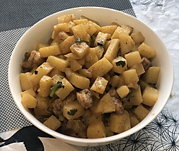 五香鸡肉炖土豆的做法