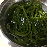 小姨妈海带豆腐味增汤的做法图解1