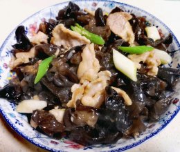 木耳炒肉的做法