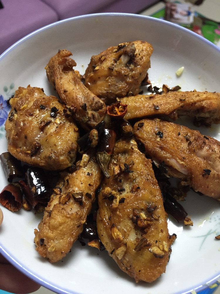 麻辣鸡翅的做法