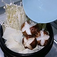 #暖冬酱在手，嗨吃部队锅#韩式辣白菜豆腐汤的做法图解7