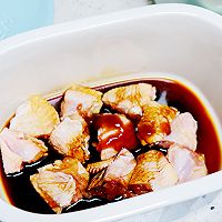 营养晚餐：珍珠丸子+蒜蓉蒸龙利鱼+土豆胡萝卜炖鸡翅的做法图解2