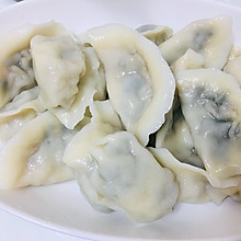 韭菜肉馅饺子这样调不出水，香鲜美味