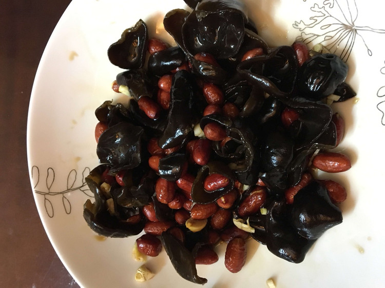 陈醋木耳花生米的做法