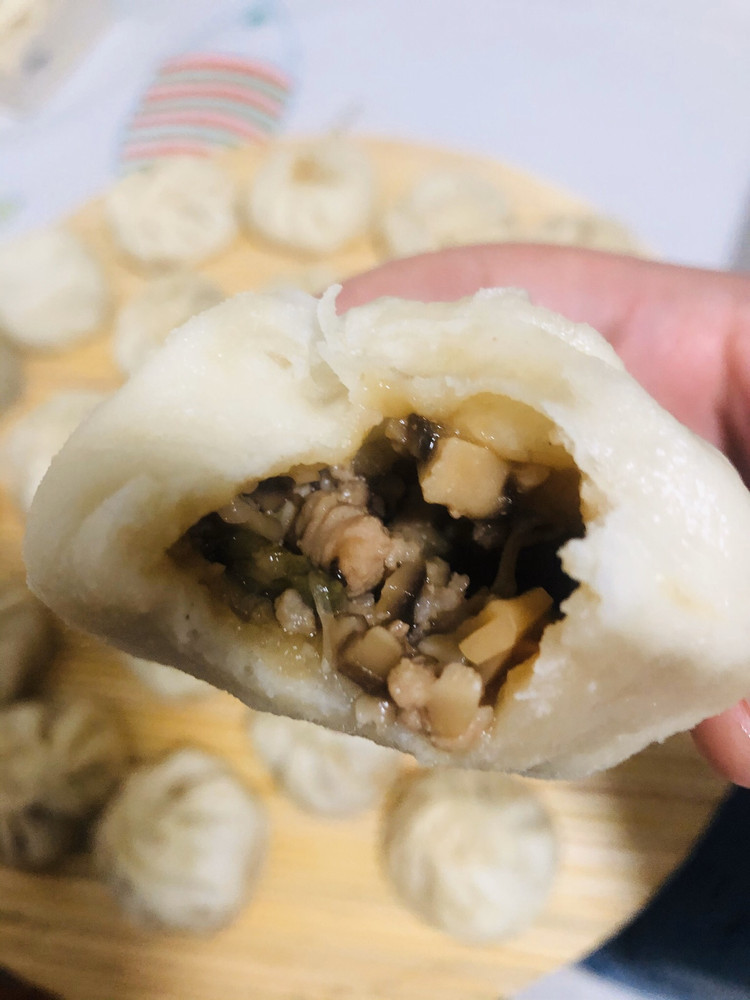 香菇槐花酱肉包子的做法