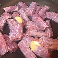 美味卤鸭脖鸭翅的做法图解1