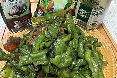 青椒炒皮蛋 下饭神器 味道绝对好