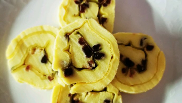 蔓越莓干戚风蛋糕卷