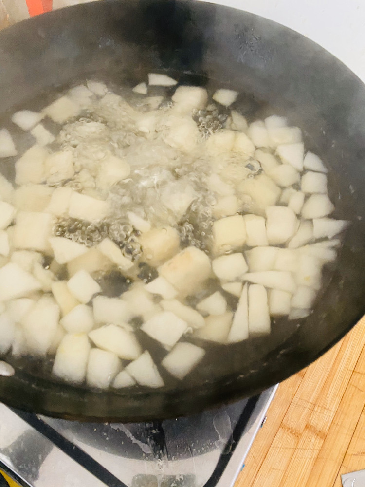 冰糖雪梨的做法