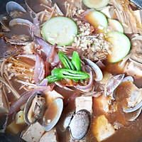 口感浓香且味道鲜美，经常喝还有助于消化的韩式大酱汤的做法图解13