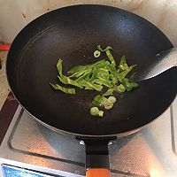 青菜炒口蘑 鲜香美味的做法图解4
