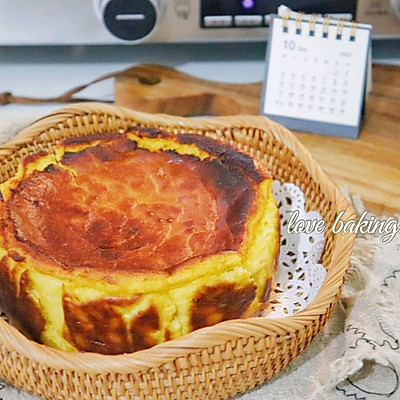 拌一拌就成功的秋季限定美食｜【南瓜巴斯克蛋糕】