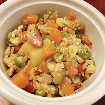 香肠胡萝卜土豆焖饭