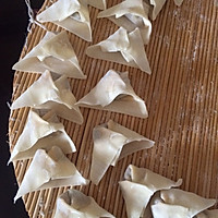 鲜虾馄饨(附秘方，不放味精就很鲜美)的做法图解6