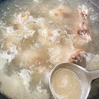 汤甜肉香不油腻奶白色好吃的大骨头汤的做法图解9