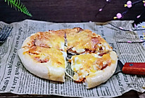 #精品菜谱挑战赛#虾干香肠双拼披萨的做法