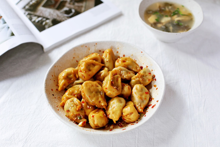 香辣红油拌水饺的做法