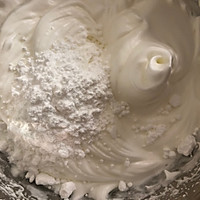 八寸奶油蛋糕（含奶油霜制作方法）的做法图解7
