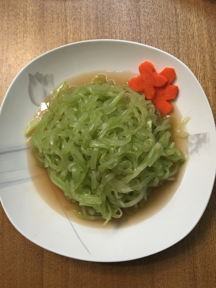 家常冷菜清脆可口冷拌莴笋的做法