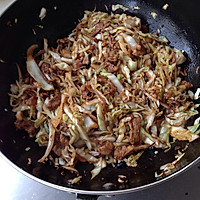 豆豉包菜炒肉片的做法图解3