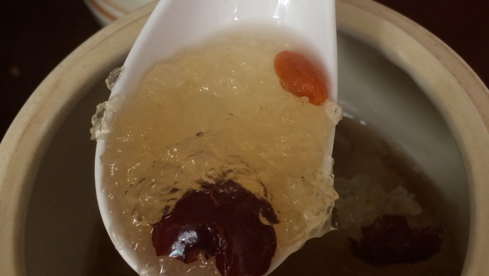 燕窝（搭配银耳，红枣，枸杞，冰糖）
