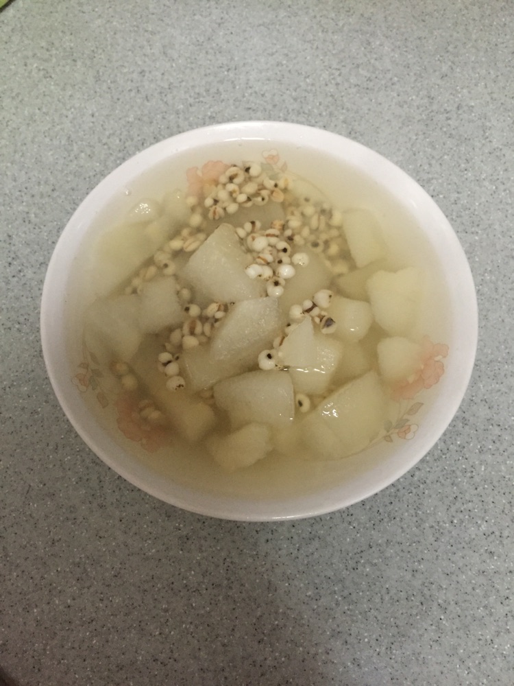 冰糖薏米雪梨汤