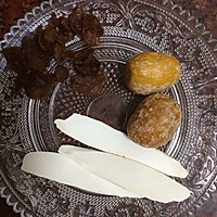 花胶炖猪骨的做法图解1