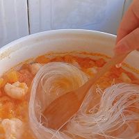 #快速GET丰盛春节家宴#番茄虾滑粉丝煲的做法图解9