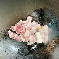 五花肉炖豆腐，简单美味家常菜的做法图解4