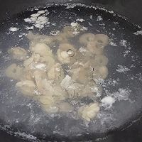 #夏至日，大口吃面#鲍鱼海鲜面的做法图解2