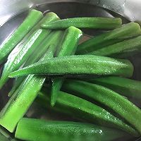 夏日白灼秋葵#单挑夏天#的做法图解2