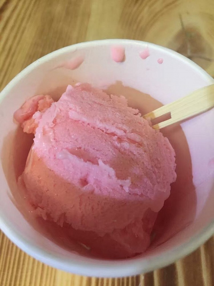 草莓冰激凌的做法