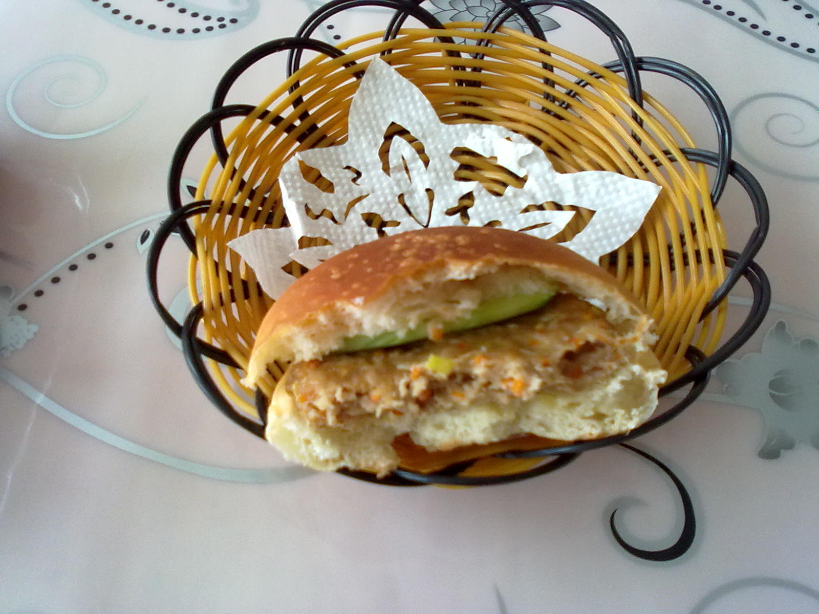 Little Cafe 小茶室: Homemade Burger 自制猪肉汉堡