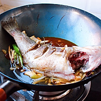 秋吃鲈鱼正当时家常炖鲈鱼的做法图解11