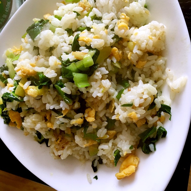 青菜西葫芦蛋炒饭（懒人菜谱）