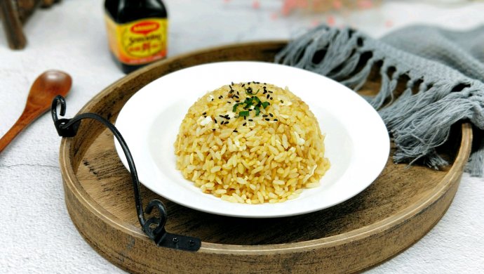 黄金酱油炒饭