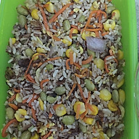 玉米豌豆胡萝卜黑米饭的做法图解4