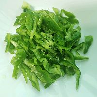 辣椒炒鸡蛋的做法图解2