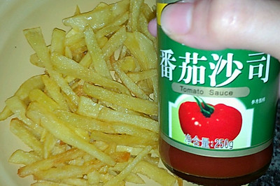 不用去买薯条了，自己在家也可以炸薯条喽！
