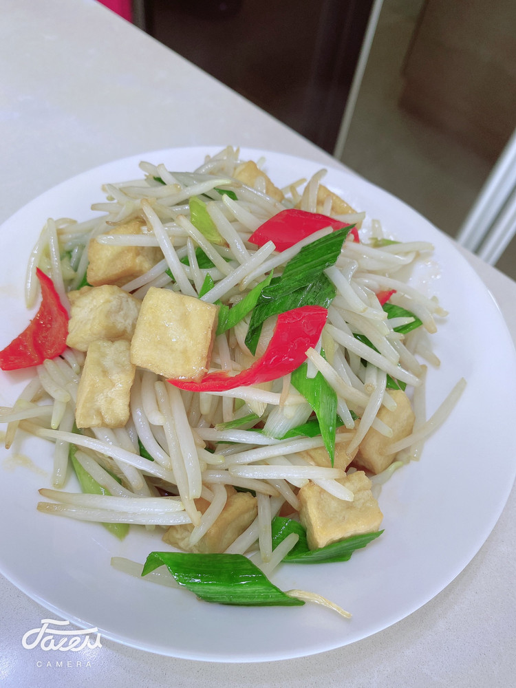 超级简单的豆芽炒豆腐的做法